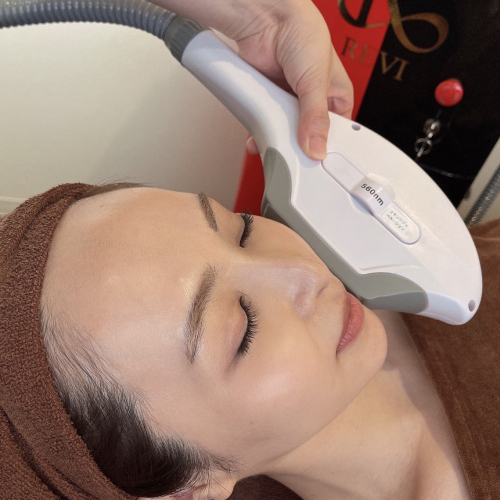 【キュッと毛穴♪引き締まる&肌質が変わる♪】根強い人気の光フェイシャル！